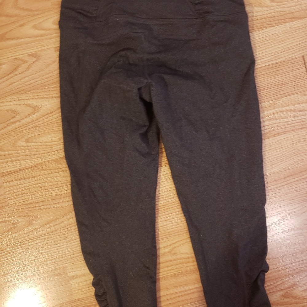 Athleta crops xs